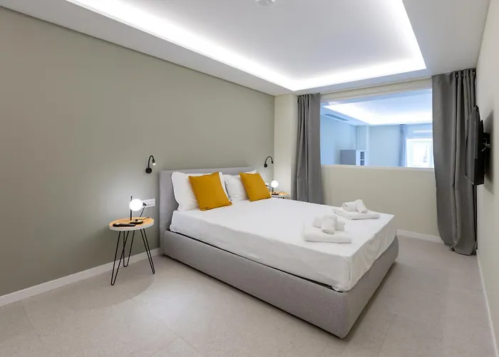 Homey I Teatro Romano Apartment