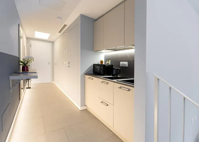 Homey I Teatro Romano Apartment *