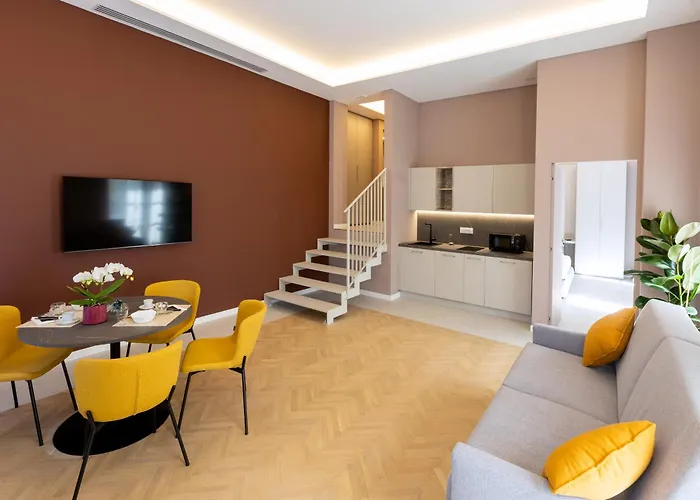 Homey I Teatro Romano *