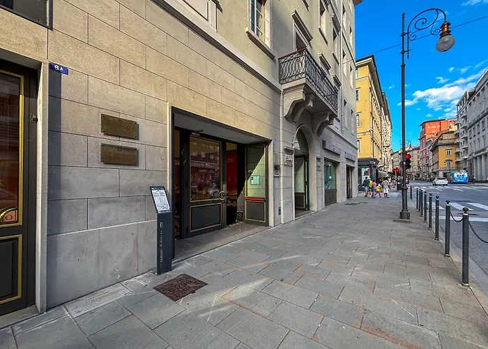 Homey I Teatro Romano Apartment *