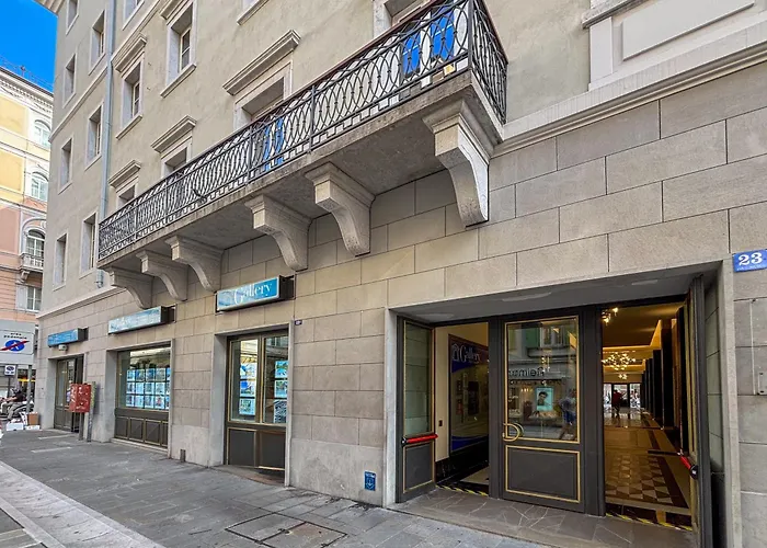 Homey I Teatro Romano Apartment