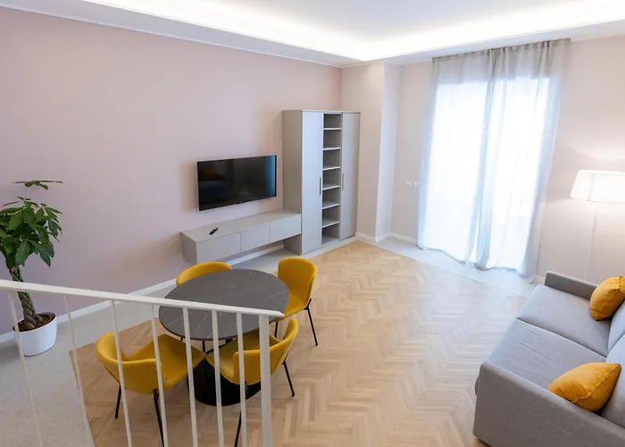 Apartment Homey I Teatro Romano *