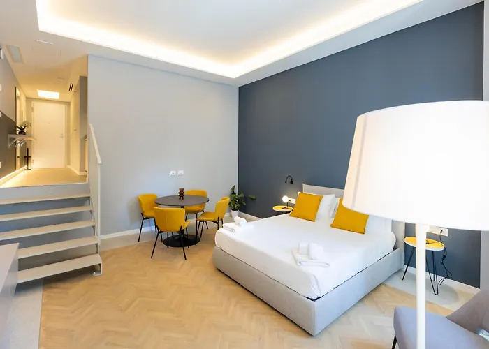 Homey I Teatro Romano شقة