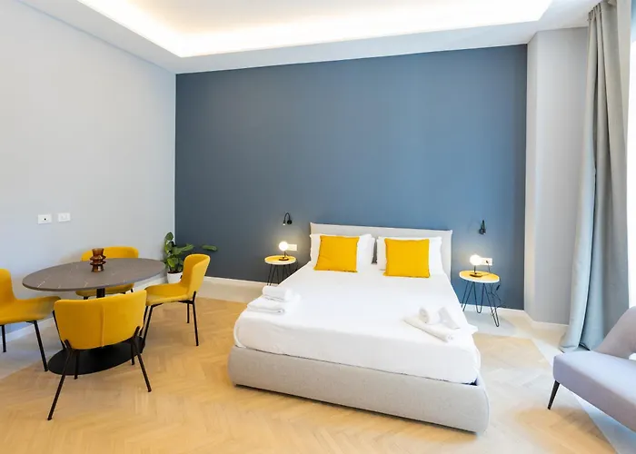 Homey I Teatro Romano شقة